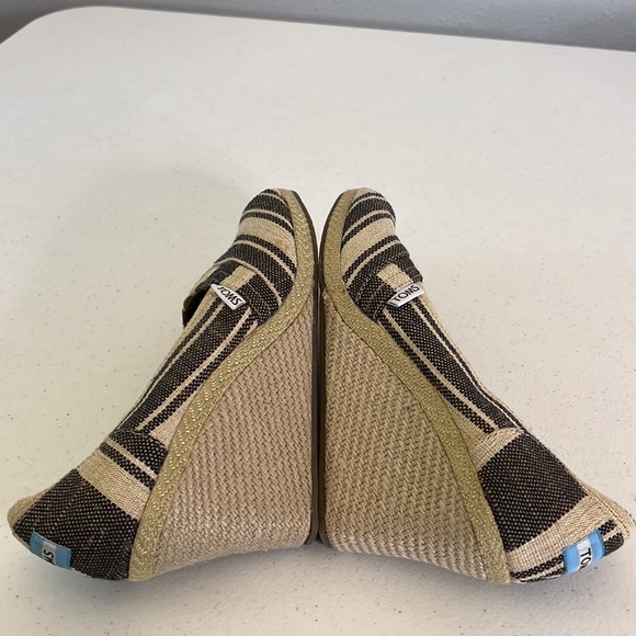 TOMS Espadrille Textile Khaki Tan and Black Open Toe Wedge Size 9.5 - Picture 9 of 10